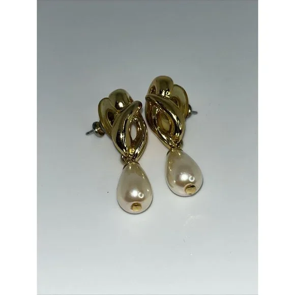 Vintage Lot Of 8 Gold Tone Pierced Earrings w/ Faux Pearls Unbranded - Picture 8 of 12